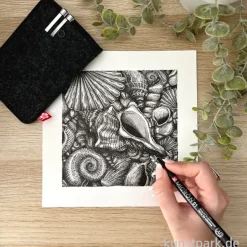 Sakura PIGMA Micron Set - 6 Fineliner + Filzetui, Black Edition